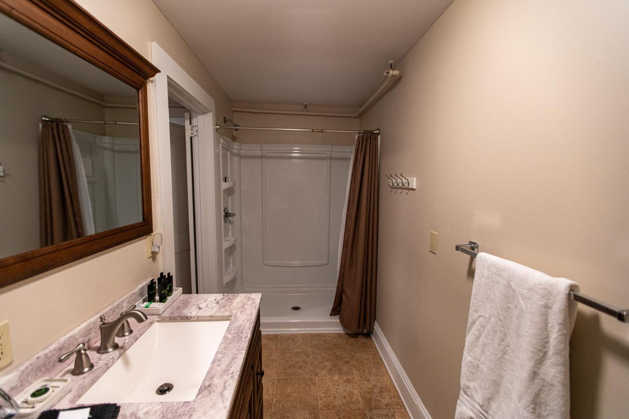 The Escape Apartment Lewisburg Ngoại thất bức ảnh
